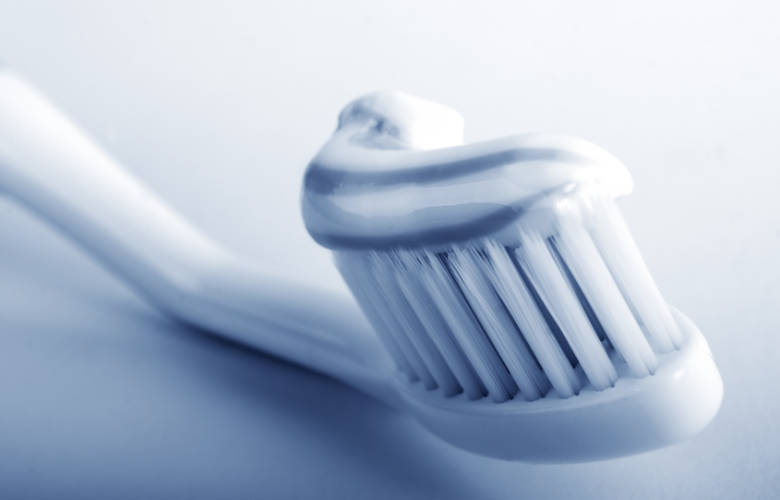 Βρετανός νευροεπιστήμονας προτείνει να βουρτσίζουμε τα δόντια μας...στα σκοτεινά!