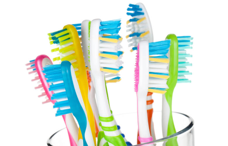 Πως μπορείτε να καθαρίσετε την οδοντόβουρτσά σας