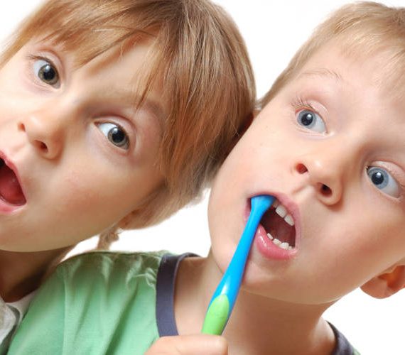 Έρευνα: Οι μητέρες με χρόνιο στρες είναι πιο πιθανό να έχουν παιδιά με χαλασμένα δόντια