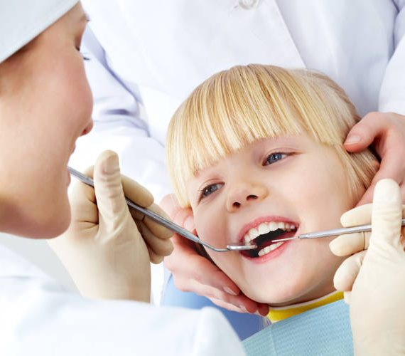 Ξεκινάει σήμερα ο δωρεάν προληπτικός οδοντιατρικός έλεγχος παιδιών στο Αγρίνιο