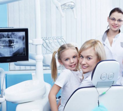 Συμβουλές για την πρώτη επίσκεψη του παιδιού στον οδοντίατρο
