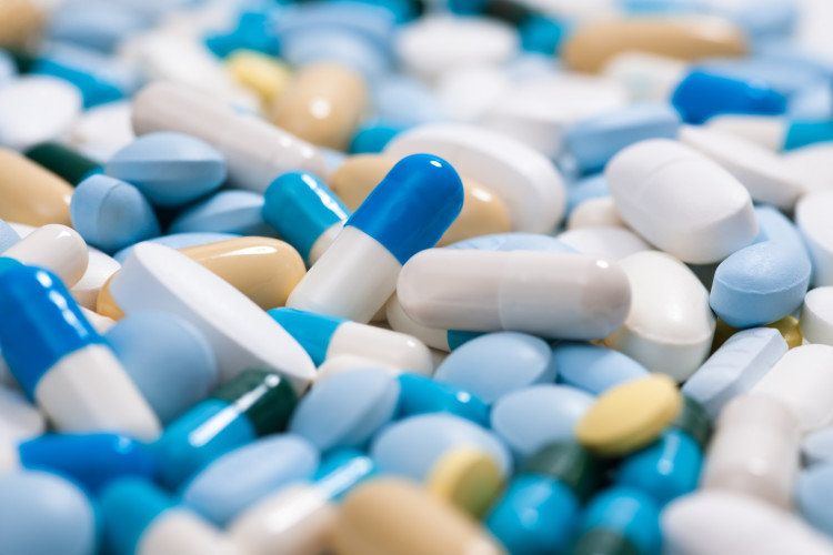 Τα αντιβιοτικά πωλούνται σαν καραμέλες από τα online φαρμακεία