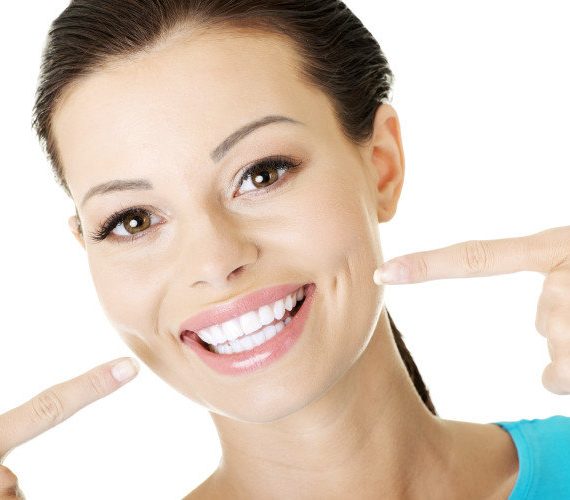 Τι αποκαλύπτουν τα μπροστινά δόντια για το χαρακτήρα σας;