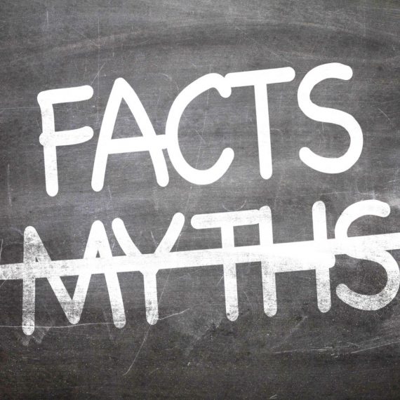 Εσείς ακόμη πιστεύετε σε μύθους; 6 αλήθειες για τα δόντια!