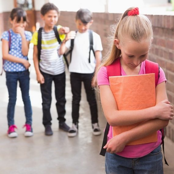 Έχει σχέση ο βρουξισμός στους εφήβους με το bullying στο σχολείο;