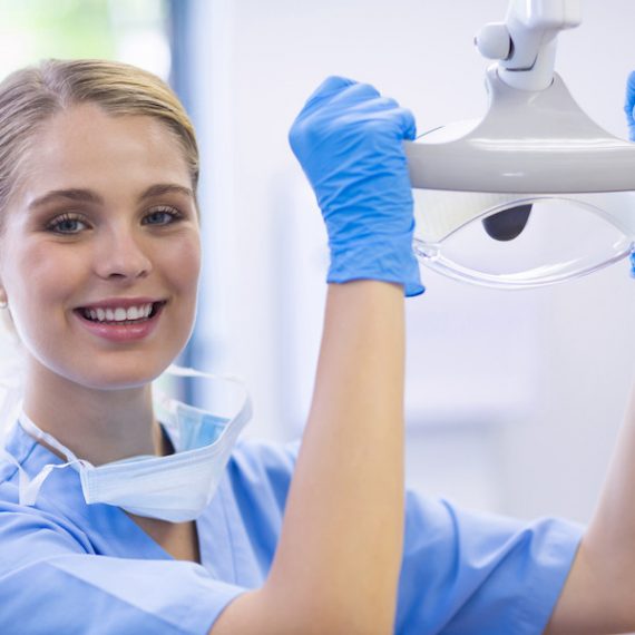Νέοι επιστήμονες αναπτύσσουν βελτιωμένο οδοντιατρικό προβολέα!