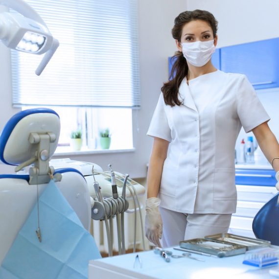 Ναι, οι νέοι οδοντίατροι μπορούν να ανοίξουν τα δικά τους οδοντιατρεία!