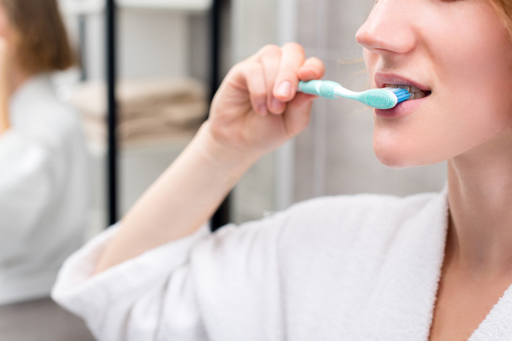 Χρειάζεται να πετάξεις την οδοντόβουρτσα σου μετά από ένα κρυολόγημα;